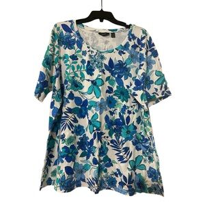 NWOT Susan Graver Blue & Teal Floral Scoop Neck Tee